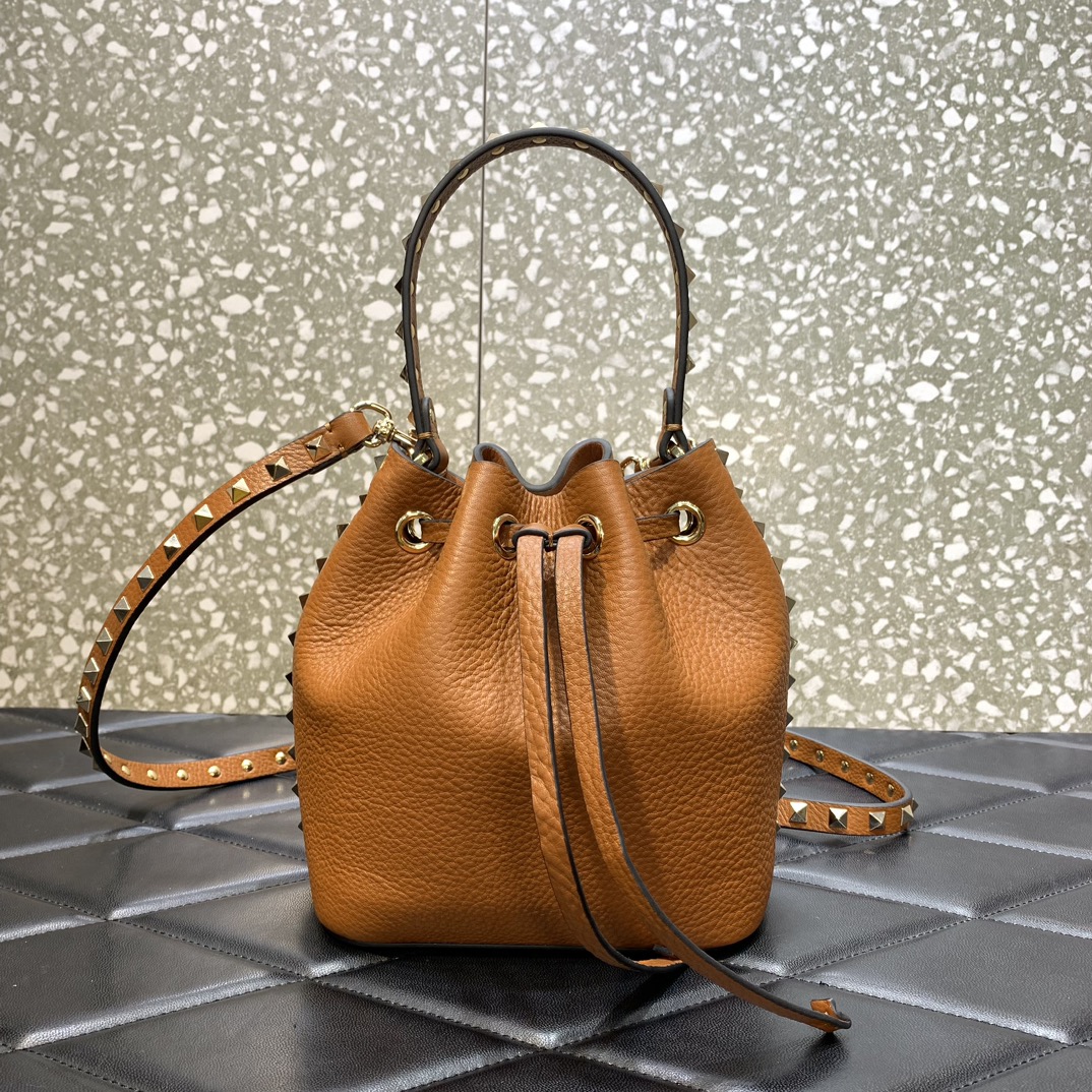 Valentino Garavani Rockstud Bucket Bag in Brown Grainy Calfskin